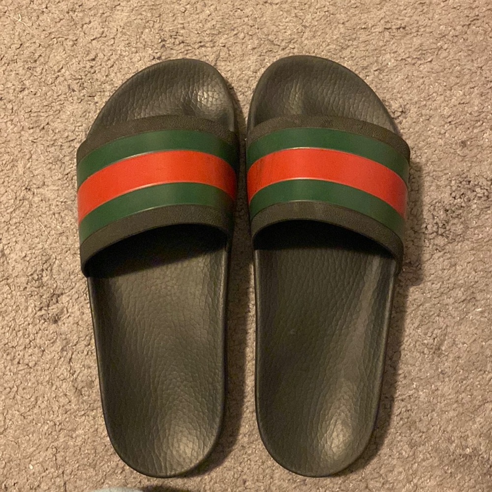 Gucci 72 sport pool sandals 8 mens
